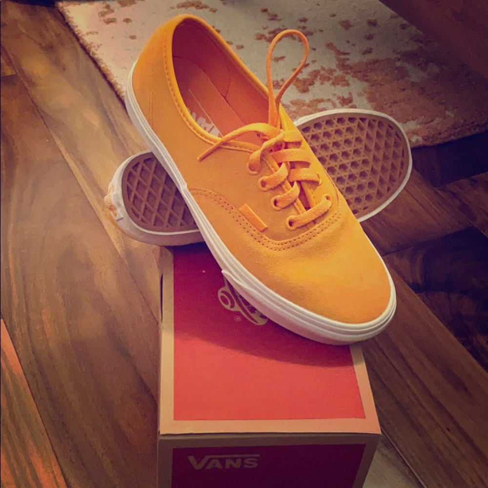SOLD NWOT Rare Suede Golden Yellow Vans size 7